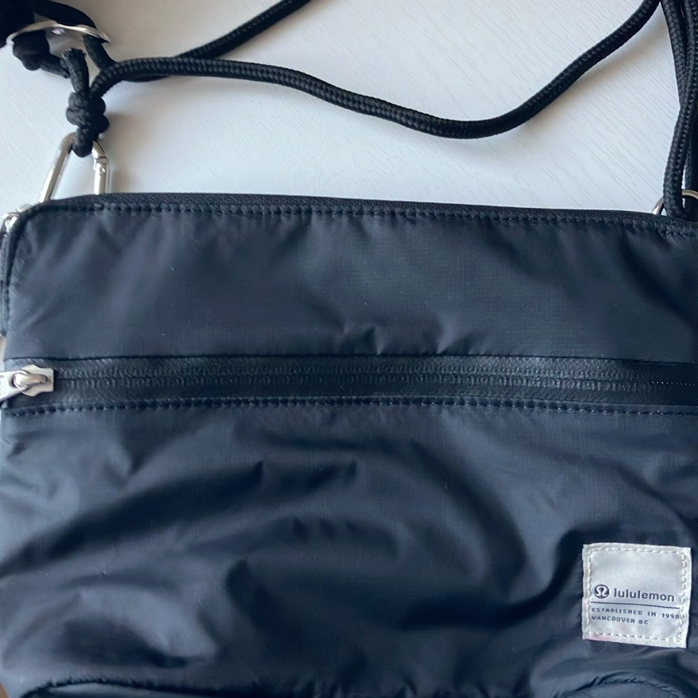 Lululemon Patch Logo Crossbody - Picture 6 of 16